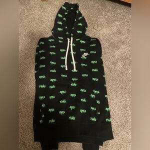 Medium Nike black and green hoodie
